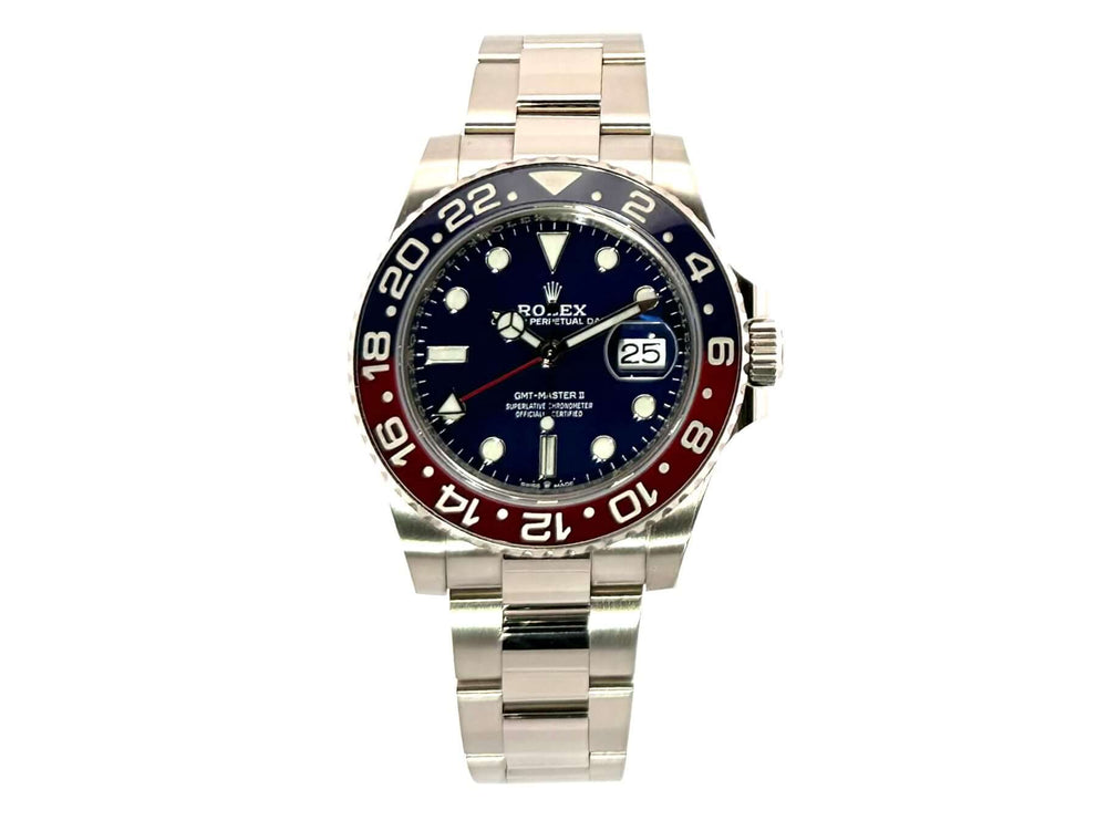 Rolex GMT Master II Weißgold 126719BLRO Blau 2022 mit 40 mm Gehäuse, blau-roter Keramik Lünette und 18 kt Weißgold Armband.