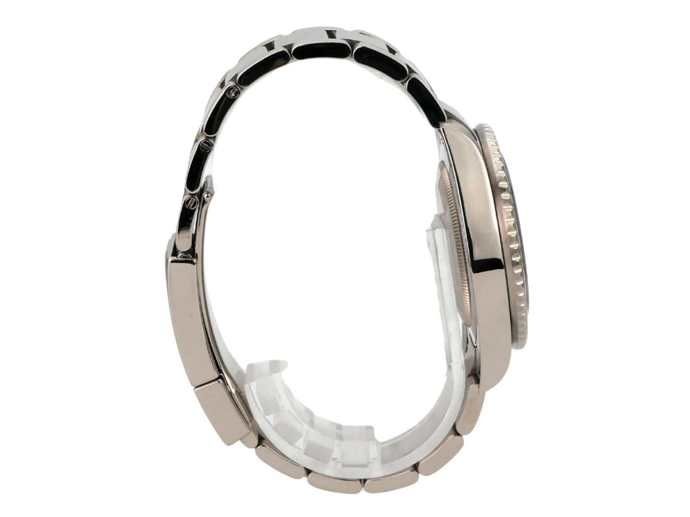 Seitenansicht der Rolex GMT Master II Weißgold 126719BLRO Meteorit mit 18 kt Weißgold-Armband.