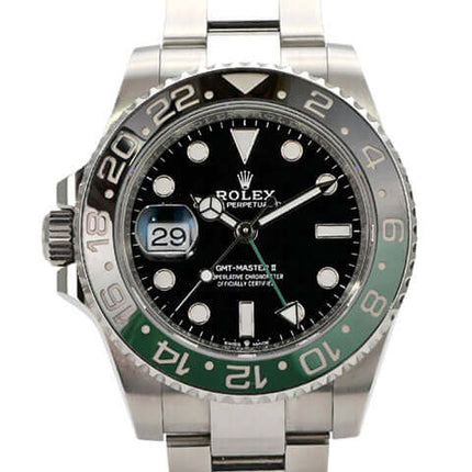 Rolex GMT-Master II Edelstahl 126720VTNR Oyster-Band mit schwarzem Zifferblatt und grün-schwarzer Lünette.