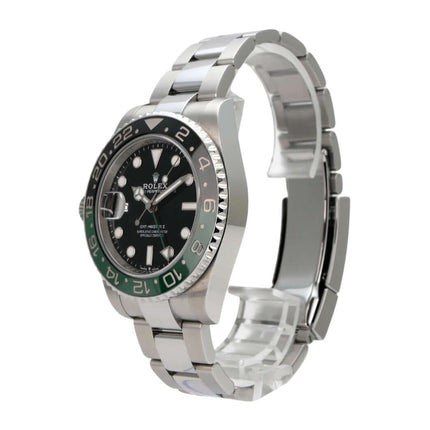 Rolex GMT-Master II Edelstahl 126720VTNR Oyster-Band mit schwarzer Zifferblatt und grün-schwarzer Lünette.