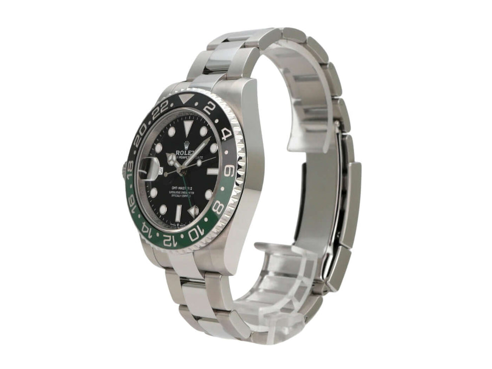 Rolex GMT-Master II Edelstahl 126720VTNR Oyster-Band seitliche Ansicht mit schwarzem Zifferblatt und grün-schwarzer Lünette.