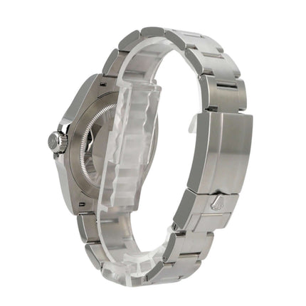 Rolex Oyster Perpetual Air-King 126900 seitliche Ansicht des Edelstahlarmbands und Gehäuses.