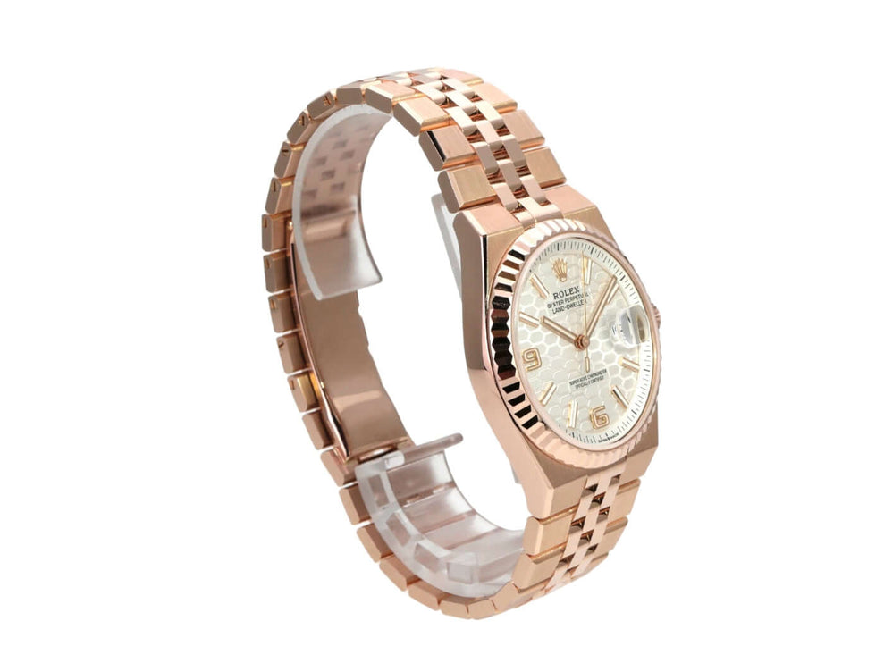 Rolex Land-Dweller 36 Everose-Gold 127235 Tiefweiß Wabe Flat Jubile-Band in Poliertem 18 kt Everose-Gold.
