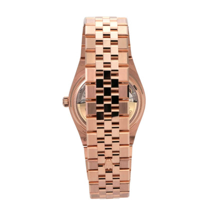 Rolex Land-Dweller 36 Everose-Gold 127235 Tiefweiß Wabe Flat Jubile-Band Ansicht von der Seite