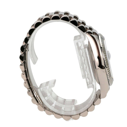 Rolex Day-Date 36 Weißgold 128239 Weiß Römisch seitliche Ansicht des Armbands und Gehäuses.