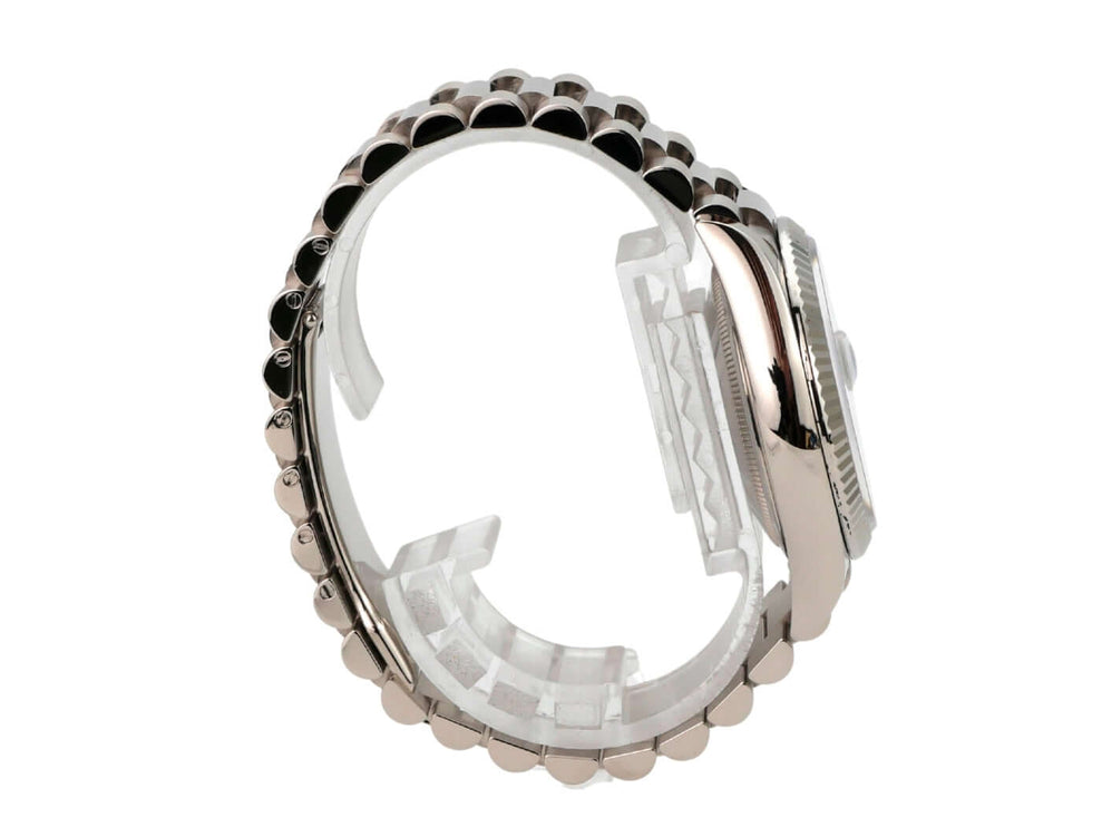 Rolex Day-Date 36 Weißgold 128239 Weiß Römisch seitliche Ansicht des Armbands und Gehäuses.