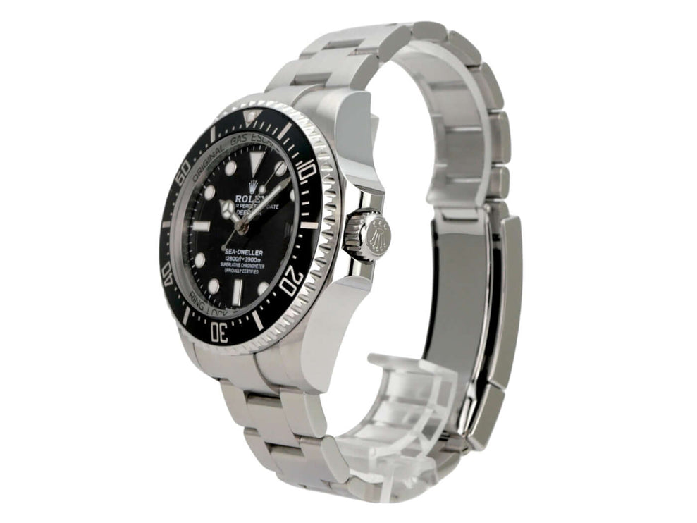 Rolex Sea-Dweller Deepsea 136660 Edelstahl-Uhrenarmband und schwarzes Zifferblatt mit Leuchtindizes.