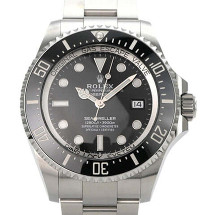 Rolex Sea-Dweller Deepsea 136660 D-Blue Uhr mit Edelstahl-Gehäuse, schwarzem Zifferblatt und Heliumventil.