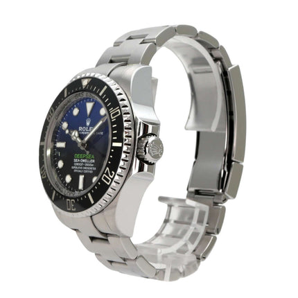 Rolex Sea-Dweller Deepsea 136660 D-Blue mit poliertem Edelstahlgehäuse und blauem Zifferblatt.
