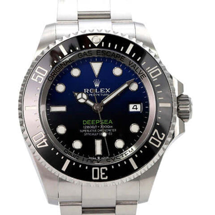 Rolex Sea-Dweller Deepsea 136660 D-Blue mit schwarzer Keramikeinlage und blauem Zifferblatt.