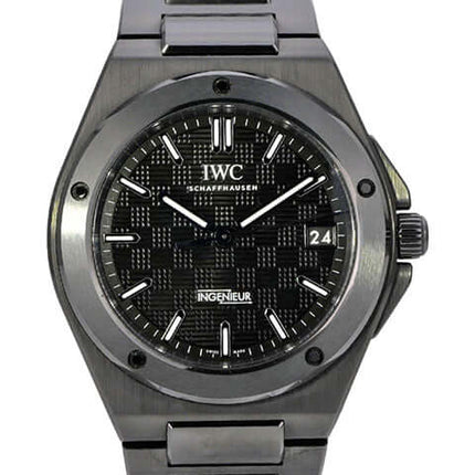 IWC Ingenieur Automatic 42 IW338903 mit Keramikgehäuse, schwarzem Zifferblatt und Keramikband