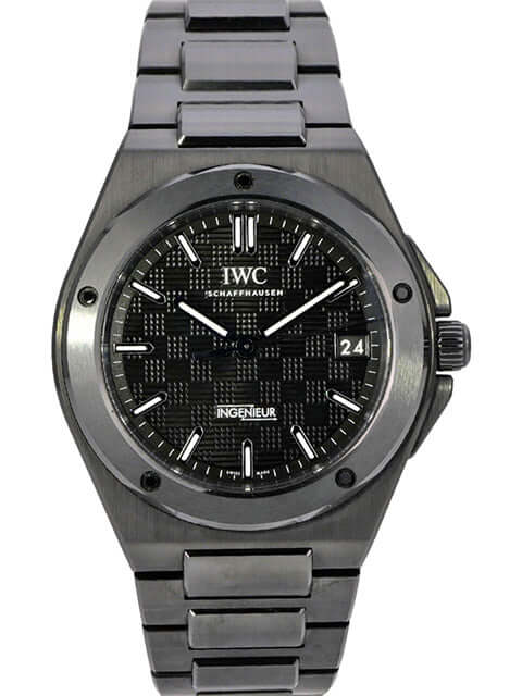 IWC Ingenieur Automatic 42 IW338903 mit Keramikgehäuse, schwarzem Zifferblatt und Keramikband
