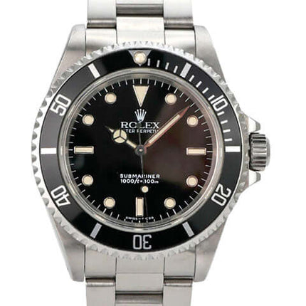 Rolex Submariner 40 Edelstahl 14060 - Edelstahlgehäuse, schwarzes Zifferblatt, drehbare Lünette, Automatikwerk.