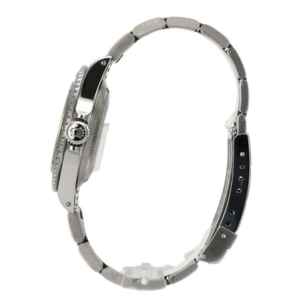 Rolex Submariner 40 Edelstahl 14060 seitliche Ansicht mit poliertem und satiniertem Edelstahlband.