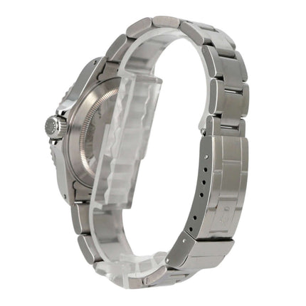 Rolex Submariner 40 Edelstahl 14060 seitliche Ansicht des Gehäuses und des Edelstahlbands
