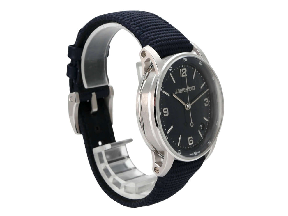 Audemars Piguet Code 11.59 15210BC.OO.A321CR.01 Uhr mit blauem Textilband und schwarzem Zifferblatt