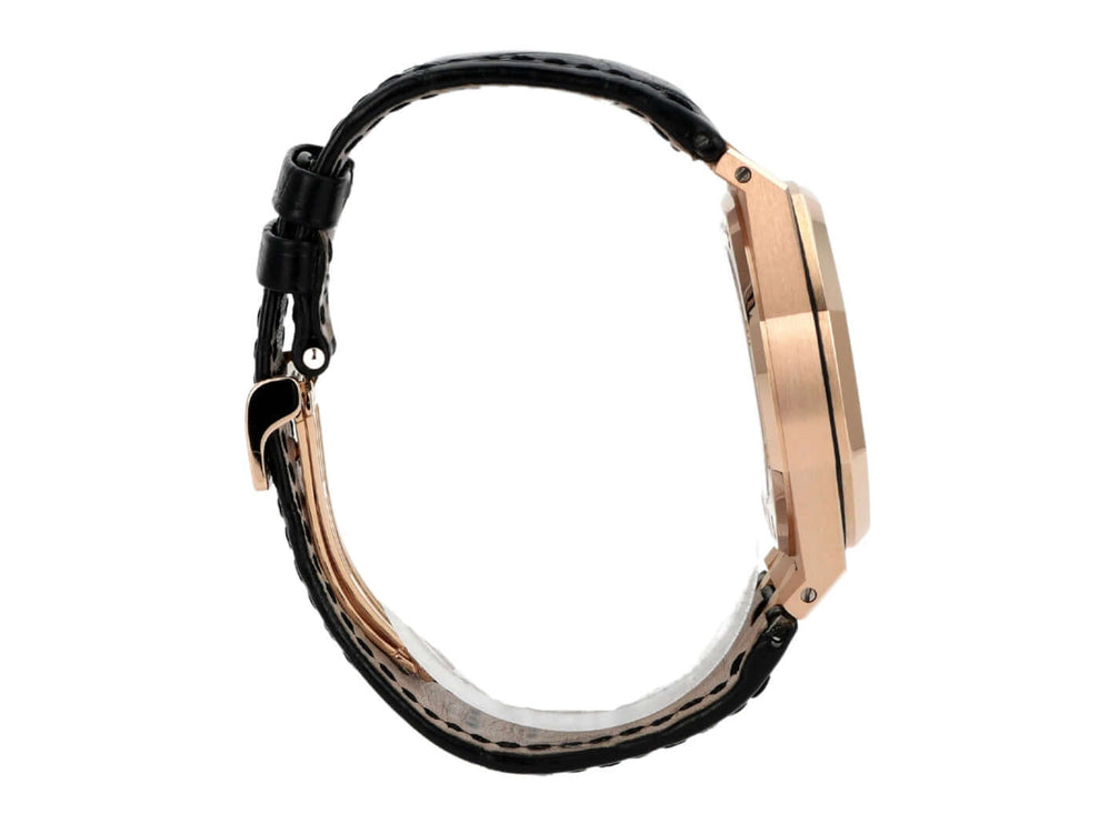 Seitenansicht der Audemars Piguet Royal Oak 15450OR.OO.D002CR.01 in Roségold mit schwarzem Krokodillederarmband.