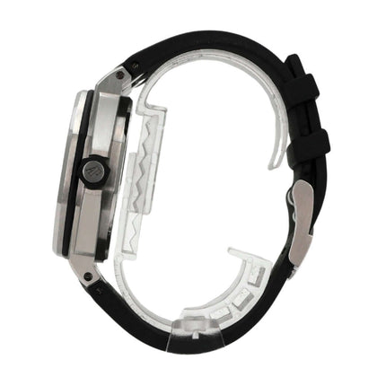 Audemars Piguet Royal Oak Offshore Diver 15703ST.OO.A002CA.01, Edelstahl-Gehäuse, schwarzes Kautschukband, seitliche Ansicht.