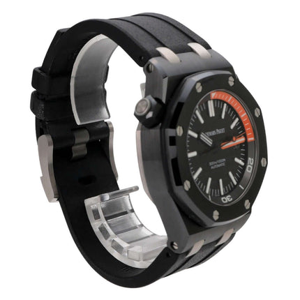 Audemars Piguet Royal Oak Offshore Diver Ceramic 15707CE.OO.A002CA.01 mit schwarzem Kautschukband und Keramikgehäuse