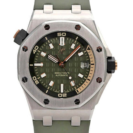 Audemars Piguet Royal Oak Offshore Diver 15720ST mit grünem Zifferblatt und Kautschukband.