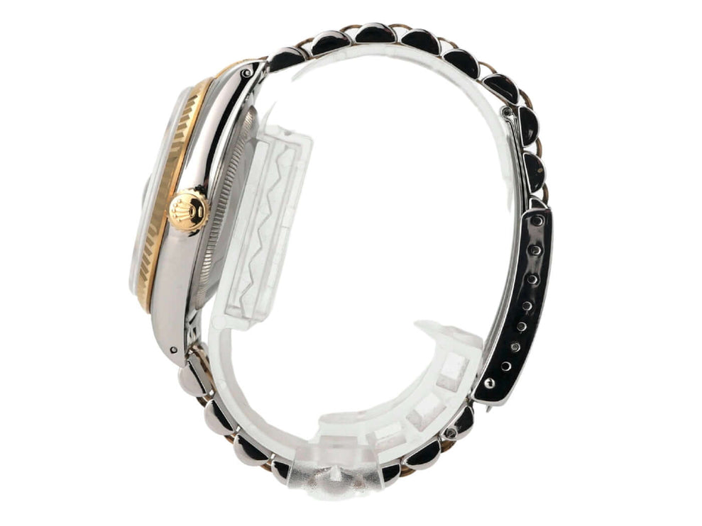 Rolex Datejust 36 Edelstahl Gelbgold 16233 Schwarz Diamant Jubile-Band seitliche Ansicht mit schwarzem Zifferblatt und Goldzeigern.