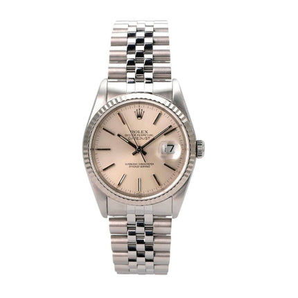 Rolex Datejust 36 Ref. 16234 Silber Jubile-Band mit Edelstahl-Gehäuse und silberfarbenem Zifferblatt.