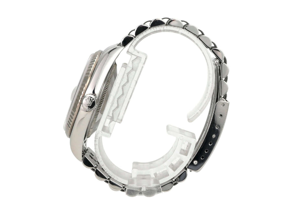 Rolex Datejust 36 16234 Weiß Römisch Jubile-Band seitliche Ansicht mit Edelstahl-Gehäuse und Jubile-Armband.