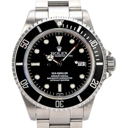 Rolex Sea-Dweller 16600 mit schwarzem Zifferblatt und Edelstahlarmband, drehbare Lünette, 40 mm Gehäuse.