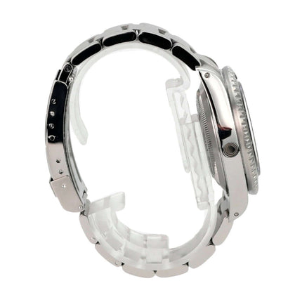 Rolex Sea-Dweller 16600 Uhr mit Edelstahl Armband von der Seite, drehbare Lünette und modernes Design.