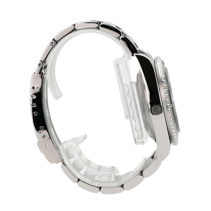 Seitenansicht der Rolex Sea-Dweller 16600 mit poliertem Edelstahlgehäuse und Oyster Armband.