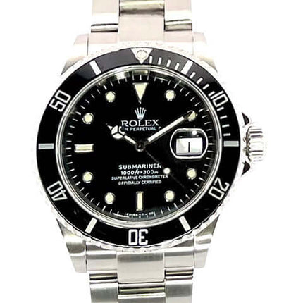 Rolex Submariner Date 16610 Edelstahl Uhr mit schwarzem Zifferblatt und drehbarer Lünette, Oyster Armband, und Automatikwerk.