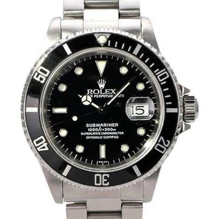 Rolex Submariner Date 16610 Edelstahl Taucheruhr mit schwarzem Zifferblatt und Drehbesatz.