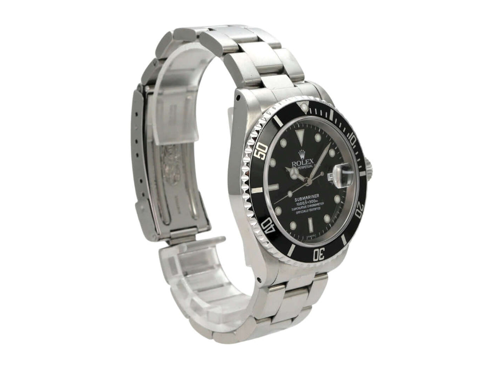 Rolex Submariner Date 16610 Edelstahl-Armbanduhr mit schwarzem Zifferblatt und drehbarer Lünette.