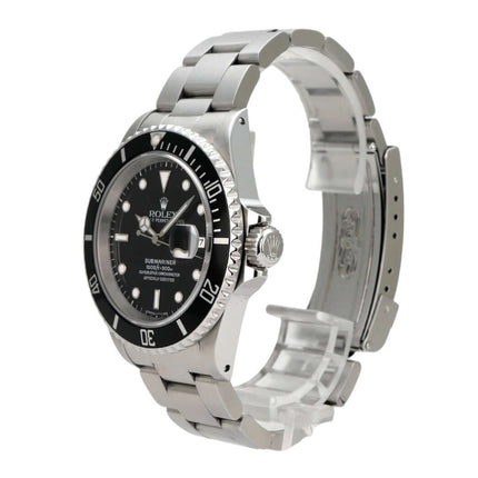 Rolex Submariner Date 16610 mit schwarzem Zifferblatt, Edelstahlgehäuse und Oyster-Armband