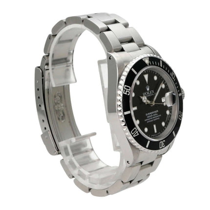 Rolex Submariner Date 16610 aus Edelstahl mit schwarzem Zifferblatt und Oyster-Armband
