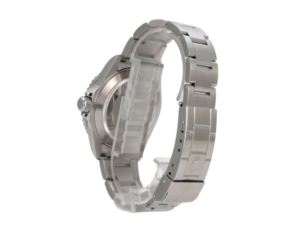 Seitenansicht der Rolex Submariner Date 16610LV mit Edelstahlarmband und poliertem Gehäuse.