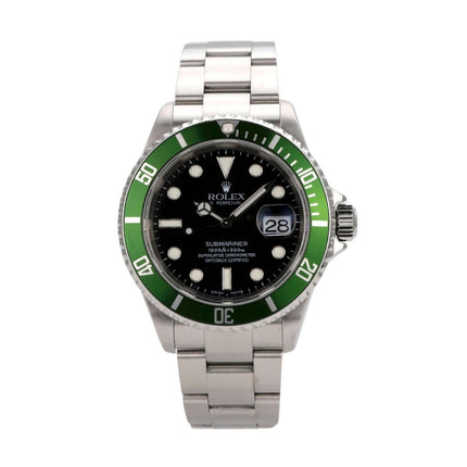 Rolex Submariner Date 16610LV in Edelstahl mit schwarzem Zifferblatt und grüner Lünette, 40 mm Gehäuse.