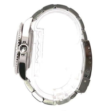 Rolex Submariner Date LV Ref. 16610LV, Seitenansicht des Edelstahlgehäuses und -armbands, grüne Lünette und Automatikwerk.