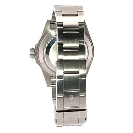 Rückansicht des Rolex Submariner Date LV Ref. 16610LV aus Edelstahl mit poliertem und satiniertem Oysterband und Sicherheitsfaltschließe