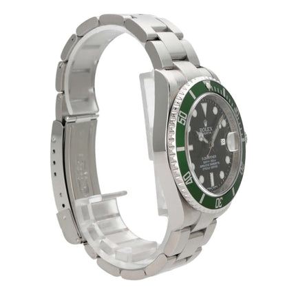 Rolex Submariner Date LV 16610LV mit grünem Zifferblatt und Edelstahlarmband, seitliche Ansicht der Luxusuhr.