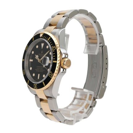 Rolex Submariner Date 16613 Edelstahl Gelbgold Schwarz – hochwertige Armbanduhr mit schwarzem Zifferblatt und drehbarer Lünette.