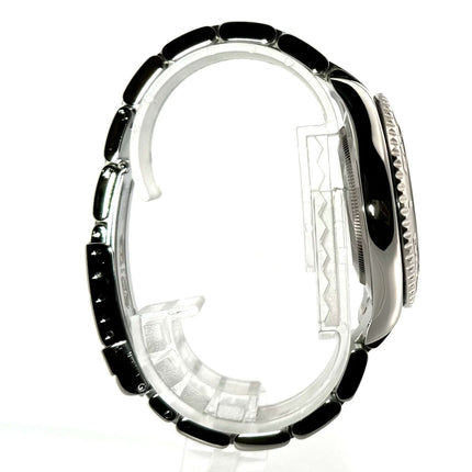 Seitenansicht der Rolex Yacht-Master 40 Edelstahl Platin Ref. 16622 mit Oyster Armband und Platin Lünette aus dem Jahr 2001.