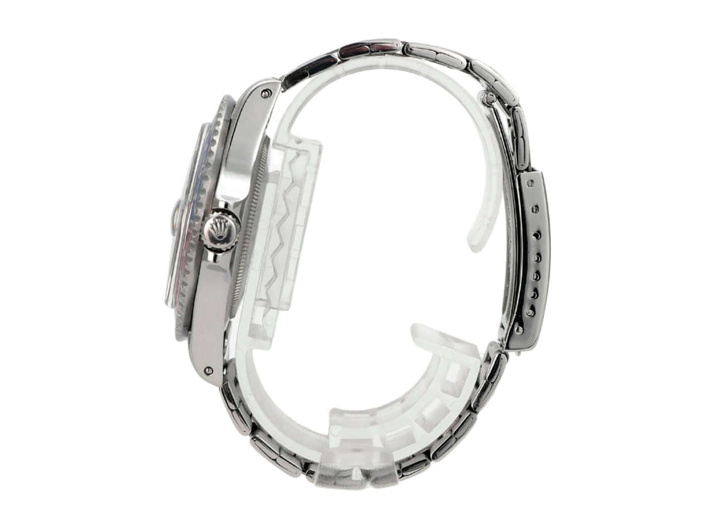 Seitenansicht der Rolex GMT Master Pepsi Ref. 1675 mit Edelstahlgehäuse und Oyster Band.