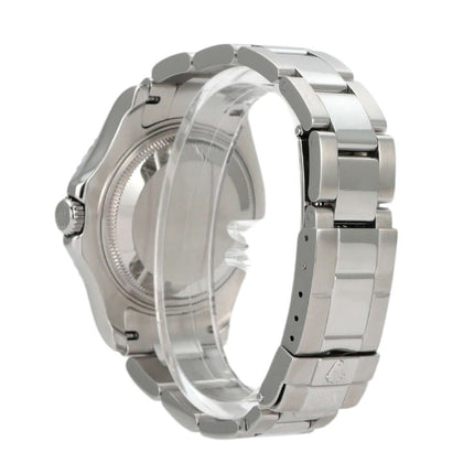 Seitenansicht der Rolex Yacht-Master 35 Edelstahl Platin Ref. 168622 mit poliertem Oyster Armband.