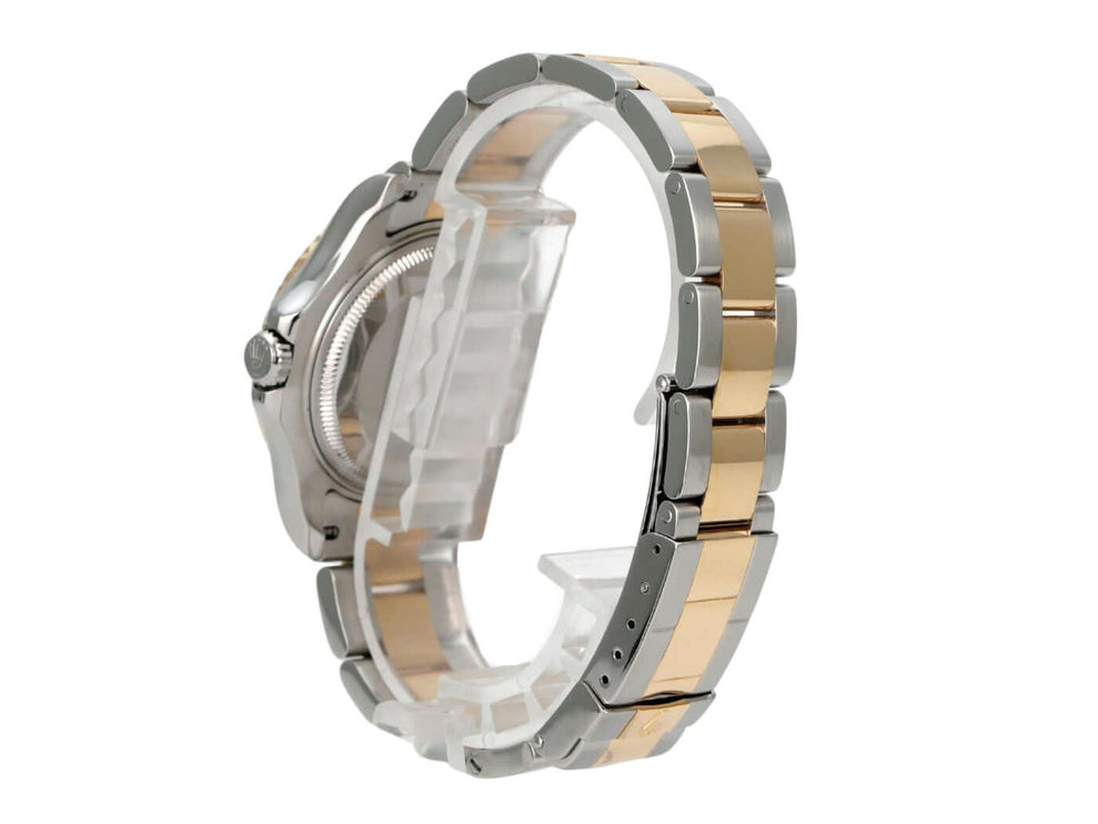 Seitenansicht des Rolex Yacht-Master 35 Edelstahl Gelbgold 168623 Weiß mit Edelstahl- und Gelbgold-Armband.