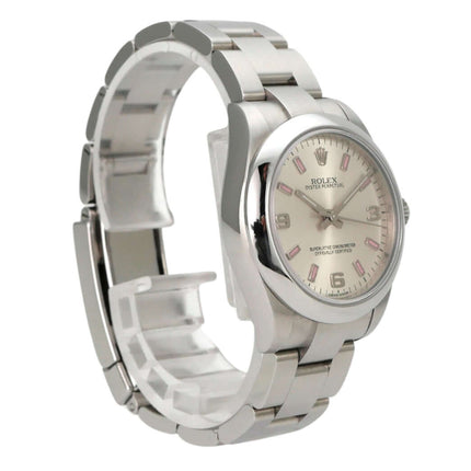 Rolex Oyster Perpetual 31 Ref. 177200 Silber, Edelstahlarmband und silberfarbenes Zifferblatt mit arabischen Ziffern.