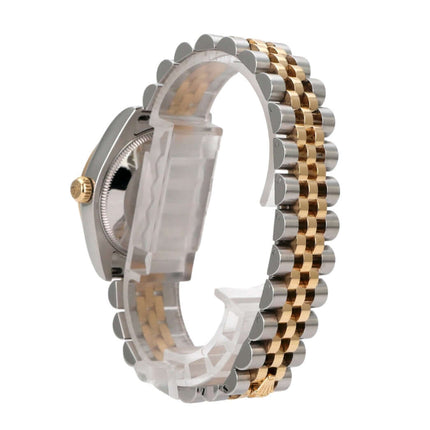 Rolex Datejust 31 178273 Perlmutt DIA Jubile-Band am Handgelenk mit gelbgoldenem und edelstahl Armband.