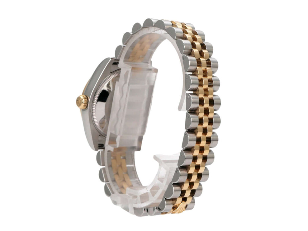 Rolex Datejust 31 178273 Perlmutt DIA Jubile-Band am Handgelenk mit gelbgoldenem und edelstahl Armband.
