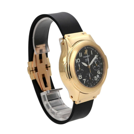 Hublot MDM Chrono 1810.3, 18 kt Gelbgold Gehäuse, schwarzes Zifferblatt, Kautschuk Armband, elegante Automatikuhr.