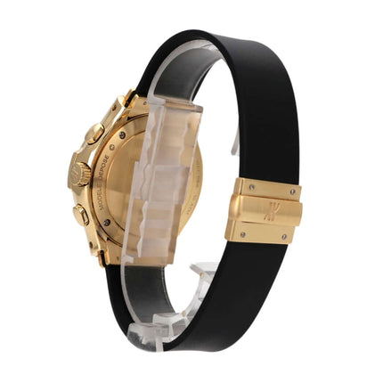 Hublot MDM Chrono 1810.3 Uhr mit schwarzem Kautschukarmband und 18 kt Gelbgoldgehäuse, seitliche Ansicht.